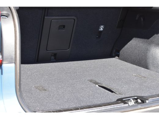 Volvo  C40 Volvo Single Motor Extended Range Plus 82 kWh | FjordBlue | Stoel&Stuur Verwarming ActivLease financial lease