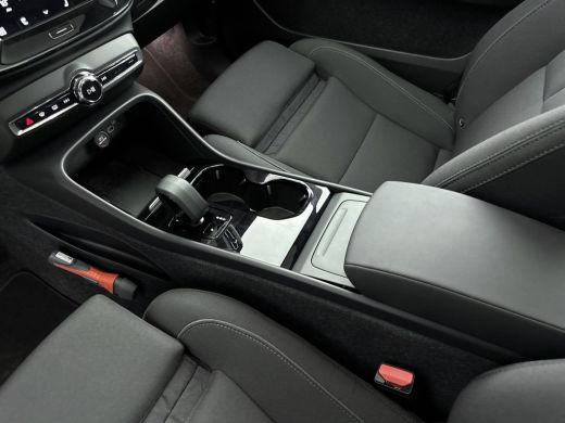 Volvo  C40 Single Motor Extened Range Core 82 kWh | Stoel + Stuurverwarming | Warmtepomp | PDC + Camera | An... ActivLease financial lease