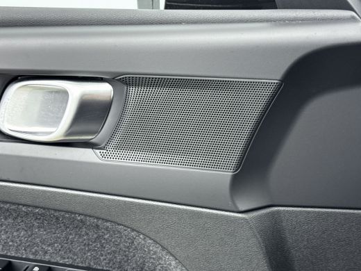 Volvo  C40 Single Motor Extened Range Core 82 kWh | Stoel + Stuurverwarming | Warmtepomp | PDC + Camera | An... ActivLease financial lease