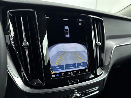 Volvo  V60 2.0 B3 Essential Edition | Stoel verw. V+A | Stuurwielverw. | PDC + Camera | Android auto / Apple... ActivLease financial lease