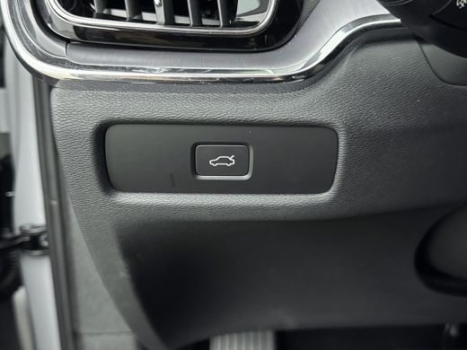 Volvo  V60 2.0 B3 Essential Edition | Stoel verw. V+A | Stuurwielverw. | PDC + Camera | Android auto / Apple... ActivLease financial lease