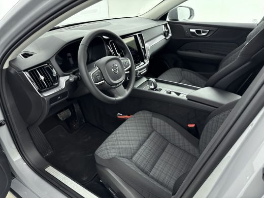 Volvo  V60 2.0 B3 Essential Edition | Stoel verw. V+A | Stuurwielverw. | PDC + Camera | Android auto / Apple... ActivLease financial lease