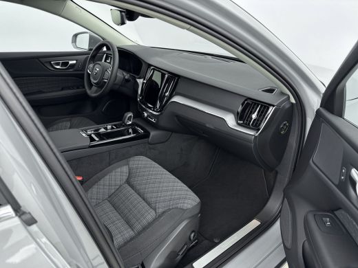 Volvo  V60 2.0 T6 Plug-in hybrid AWD Core Bright | BLIS | Voorruitverwarming | Stoelverw. V+A | Stuurverw. |... ActivLease financial lease