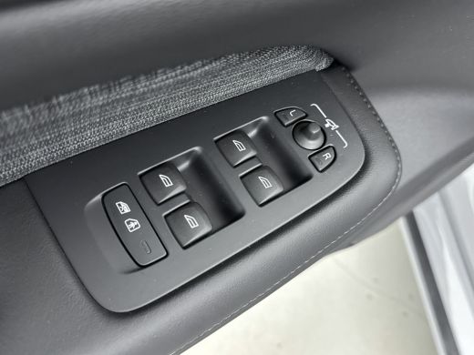 Volvo  V60 2.0 T6 Plug-in hybrid AWD Core Bright | BLIS | Voorruitverwarming | Stoelverw. V+A | Stuurverw. |... ActivLease financial lease