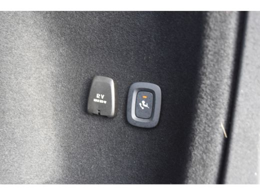 Volvo  V60 Volvo T6 Plug-in hybrid AWD Plus Dark | Keyless | Pano | Trekhaak | Stoel/Stuurverwarming | ActivLease financial lease
