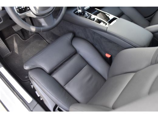 Volvo  V60 Volvo T6 Plug-in hybrid AWD Plus Dark | Keyless | Pano | Trekhaak | Stoel/Stuurverwarming | ActivLease financial lease