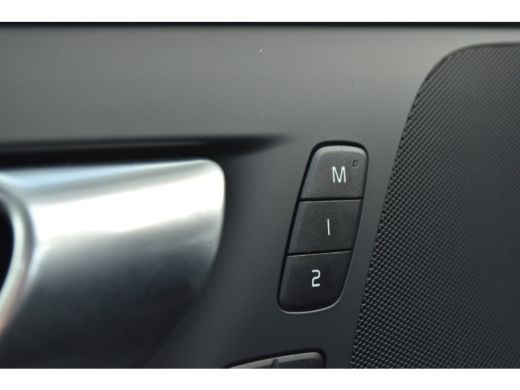 Volvo  V60 Volvo T6 Plug-in hybrid AWD Plus Dark | Keyless | Pano | Trekhaak | Stoel/Stuurverwarming | ActivLease financial lease