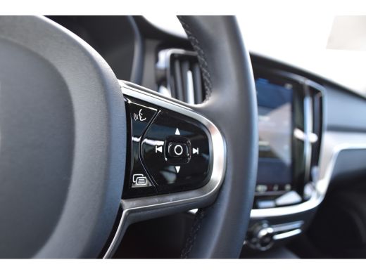 Volvo  V60 Volvo T6 Plug-in hybrid AWD Plus Dark | Keyless | Pano | Trekhaak | Stoel/Stuurverwarming | ActivLease financial lease