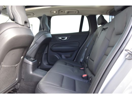 Volvo  V60 Volvo T6 Plug-in hybrid AWD Plus Dark | Keyless | Pano | Trekhaak | Stoel/Stuurverwarming | ActivLease financial lease