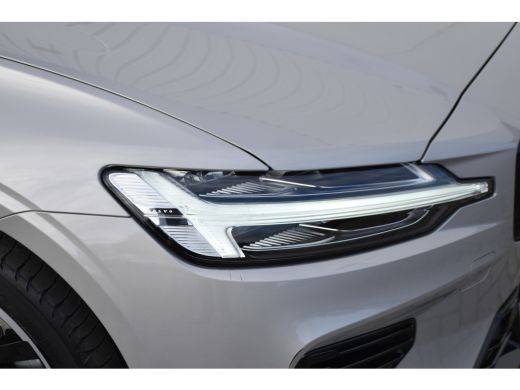 Volvo  V60 Volvo T6 Plug-in hybrid AWD Plus Dark | Keyless | Pano | Trekhaak | Stoel/Stuurverwarming | ActivLease financial lease