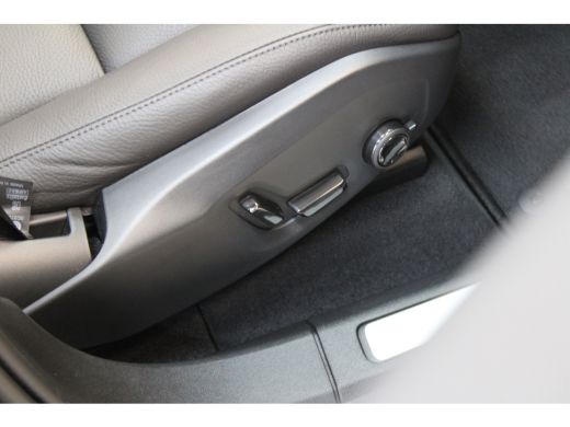Volvo  XC60 T6 350PK AWD Plus Bright | All Season | Panoramadak | Adapt LED | Iso Glas | Alarm ActivLease financial lease