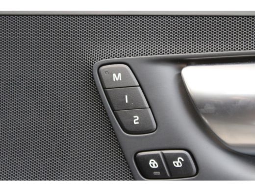 Volvo  XC60 T6 350PK AWD Plus Bright | All Season | Panoramadak | Adapt LED | Iso Glas | Alarm ActivLease financial lease