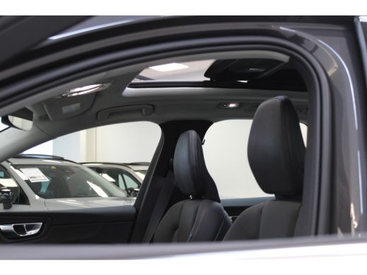 Volvo  XC60 T6 350PK AWD Plus Bright | All Season | Panoramadak | Adapt LED | Iso Glas | Alarm ActivLease financial lease