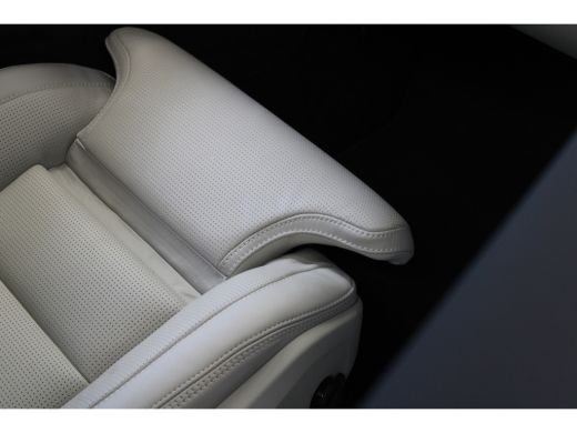 Volvo  XC60 Volvo T6 350PK AWD Ultimate Dark | Luchtvering | Massage | Gelaagd Glas | 22'' | 360º view | HUD ActivLease financial lease