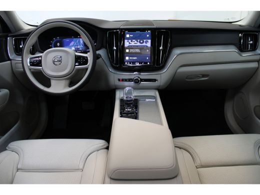 Volvo  XC60 Volvo T6 350PK AWD Ultimate Dark | Luchtvering | Massage | Gelaagd Glas | 22'' | 360º view | HUD ActivLease financial lease