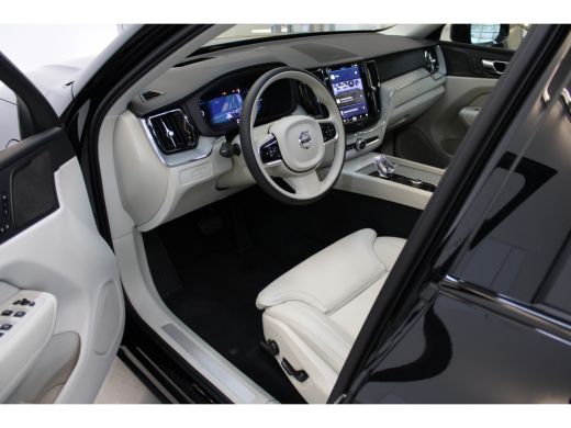 Volvo  XC60 Volvo T6 350PK AWD Ultimate Dark | Luchtvering | Massage | Gelaagd Glas | 22'' | 360º view | HUD ActivLease financial lease