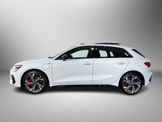 Audi A3 Sportback 45 245pk TFSI e S edition Competition / Stoelverwarming voorin / Adaptive cruise contro...