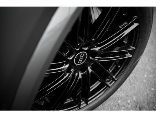 Audi Q6 e-tron S edition quattro 100 kWh 388pk | Panoramadak | Tech Pro | Luchtvering ActivLease financial lease