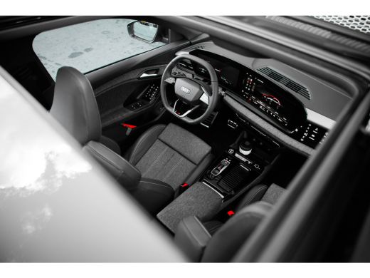 Audi Q6 e-tron S edition quattro 100 kWh 388pk | Panoramadak | Tech Pro | Luchtvering ActivLease financial lease