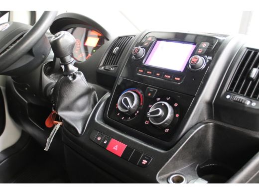 Fiat Ducato BAKWAGEN MEUBELBAK MET LAADKLEP BAKWAGEN MEUBELBAK 1000KG Laadvermogen ActivLease financial lease