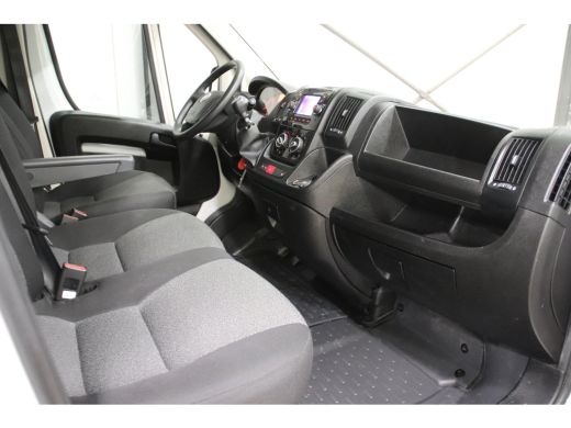 Fiat Ducato BAKWAGEN MEUBELBAK MET LAADKLEP BAKWAGEN MEUBELBAK 1000KG Laadvermogen ActivLease financial lease