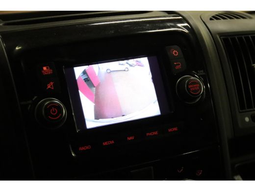 Fiat Ducato BAKWAGEN MEUBELBAK MET LAADKLEP BAKWAGEN MEUBELBAK 1000KG Laadvermogen ActivLease financial lease