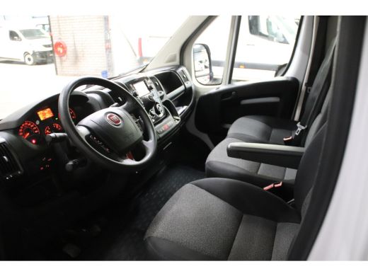 Fiat Ducato BAKWAGEN MEUBELBAK MET LAADKLEP BAKWAGEN MEUBELBAK 1000KG Laadvermogen ActivLease financial lease