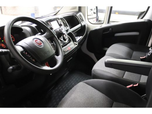 Fiat Ducato BAKWAGEN MEUBELBAK MET LAADKLEP BAKWAGEN MEUBELBAK 1000KG Laadvermogen ActivLease financial lease