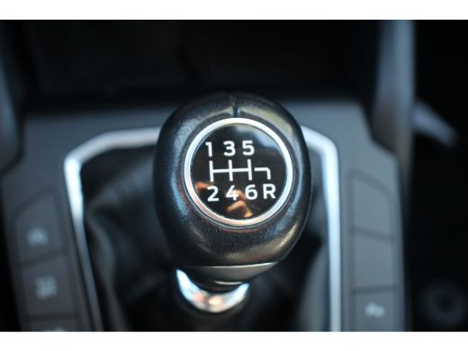 Ford Focus 1.0EB EDITION | TREKHAAK | NL-AUTO! | AGR COMFORT | CAMERA | NAVI | CRUISE | DEALER ONDERHOUDEN! ... ActivLease financial lease