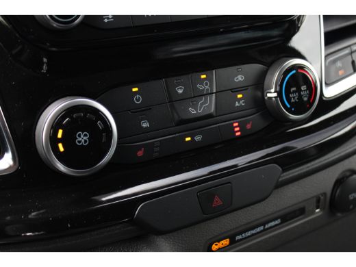 Ford Transit Custom Ford 300 2.0 TDCI L2H1 170PK Limited | Trekhaak | Navigatie | Camera MANUAL ActivLease financial lease