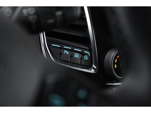 Ford Transit Custom 300 2.0 TDCI L2H1 Sport | Automaat | Camera | Half-Leder | Stoel- en voorruitverwarming | Apple C... ActivLease financial lease
