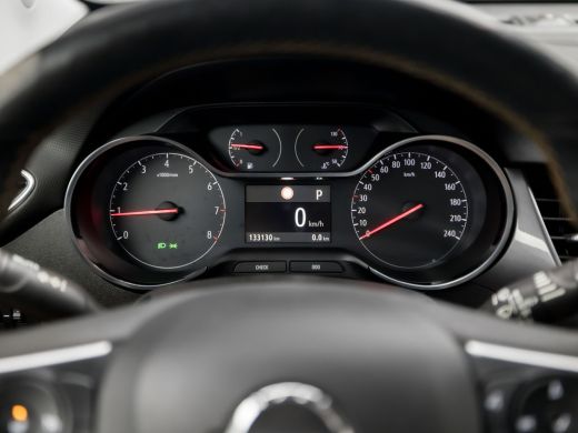 Opel Crossland X 1.2 Turbo Innovation Sport Automaat (APPLE CARPLAY, GROOT NAVI, STUUR/STOELVERWARMING, GETINT GLA... ActivLease financial lease