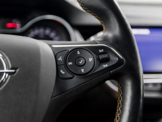 Opel Crossland X 1.2 Turbo Innovation Sport Automaat (APPLE CARPLAY, GROOT NAVI, STUUR/STOELVERWARMING, GETINT GLA... ActivLease financial lease