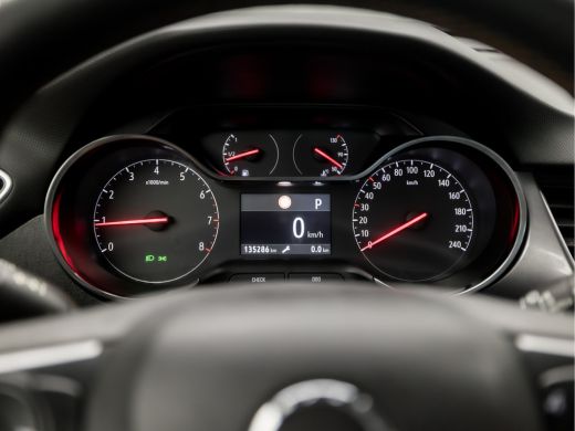 Opel Crossland X 1.2 Turbo Innovation Sport Automaat (APPLE CARPLAY, GROOT NAVI, STUUR/STOELVERWARMING, GETINT GLA... ActivLease financial lease
