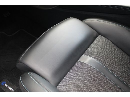 Peugeot 308 Peugeot 1.6 HYbrid 180 PK Allure | Afn. Trekhaak | Adap.Cruise C. | Seat Pack | Camera | Navi | K... ActivLease financial lease