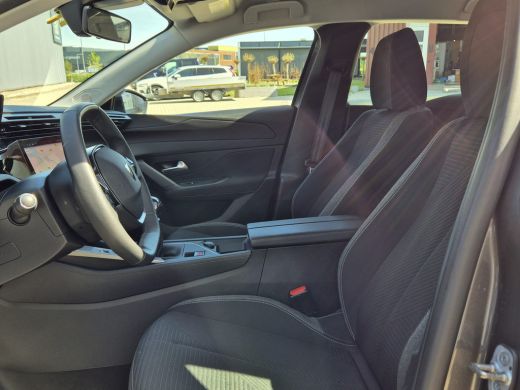 Peugeot 308 SW Peugeot SW Active Pack Business 1.2 PureTech 110 | Bluetooth | Cruise control | Keyless start ActivLease financial lease