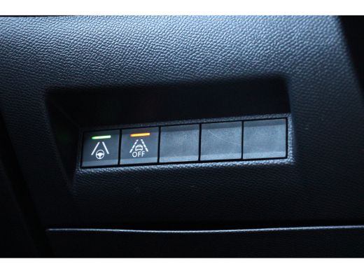 Peugeot e-208 EV GT 350 50 kWh | PANODAK | LEDER | 360° CAMERA | DEALER OH! | 17'' LMV | STOELVERWARMING | NL-A... ActivLease financial lease