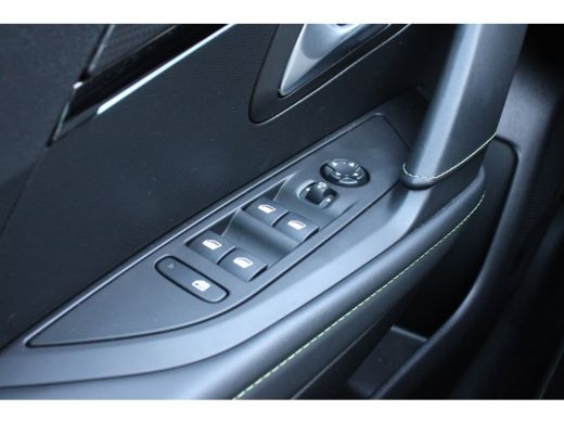 Peugeot e-208 EV GT 350 50 kWh | PANODAK | LEDER | 360° CAMERA | DEALER OH! | 17'' LMV | STOELVERWARMING | NL-A... ActivLease financial lease