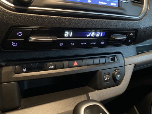 Peugeot Expert Peugeot 2.0 BlueHDI 120 Long Asphalt Navigatie d.m.v. Carplay, Parkeerhulp voor/achter, Climate c... ActivLease financial lease