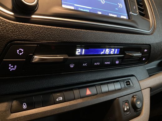 Peugeot Expert Peugeot 2.0 BlueHDI 120 Long Asphalt Navigatie d.m.v. Carplay, Parkeerhulp voor/achter, Climate c... ActivLease financial lease