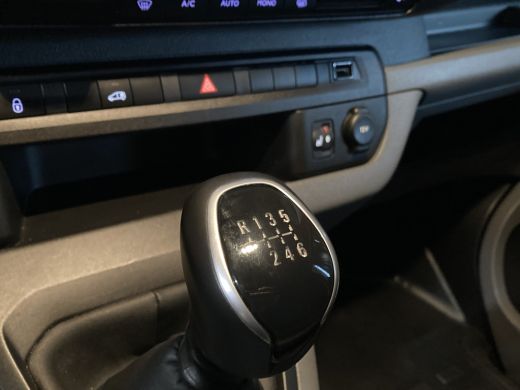 Peugeot Expert Peugeot 2.0 BlueHDI 120 Long Asphalt Navigatie d.m.v. Carplay, Parkeerhulp voor/achter, Climate c... ActivLease financial lease