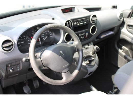 Peugeot Partner 1.6 HDI 75PK | AIRCO | PARKEERSENSOREN ACHTER | RADIO CD SPELER | CENTRALE VERGRENDELING | AIRCO ... ActivLease financial lease