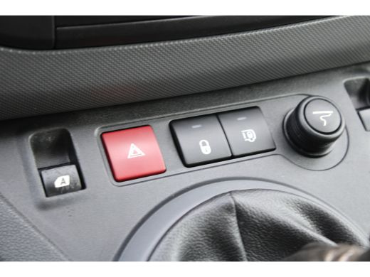 Peugeot Partner 1.6 HDI 75PK | AIRCO | PARKEERSENSOREN ACHTER | RADIO CD SPELER | CENTRALE VERGRENDELING | AIRCO ... ActivLease financial lease