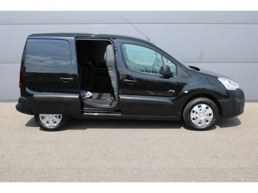 Peugeot Partner 1.6 HDI 75PK | AIRCO | PARKEERSENSOREN ACHTER | RADIO CD SPELER | CENTRALE VERGRENDELING | AIRCO ... ActivLease financial lease