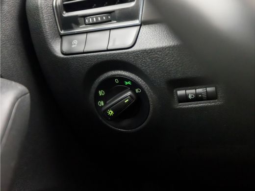 Skoda Fabia Combi 1.0 Clever (APPLE CARPLAY, NAVIGATIE, CLIMATE, SPORTSTOELEN, PARKEERSENSOREN, DAB+, CRUISE,... ActivLease financial lease