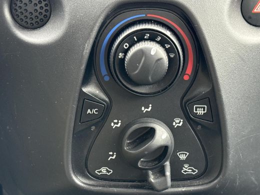 Toyota Aygo 1.0 VVT-i x-fun **AIRCO/ BEGRENZER/ 36 MAANDEN GARANTIE** ActivLease financial lease