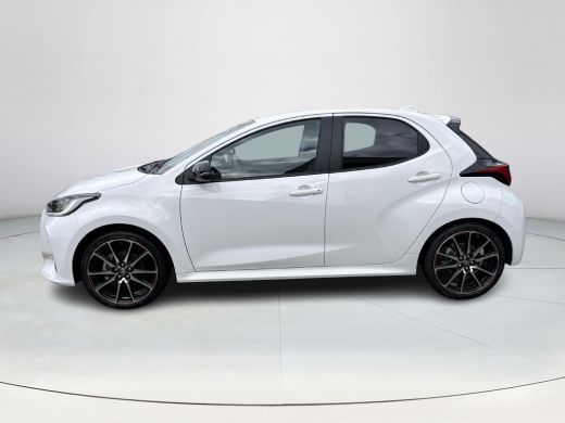 Toyota Yaris 1.5 Hybrid GR Sport **STOELVERWARMING/DODEHOEK DETECTIE/ KEYLESS/ 36 MAANDEN GARANTIE** ActivLease financial lease