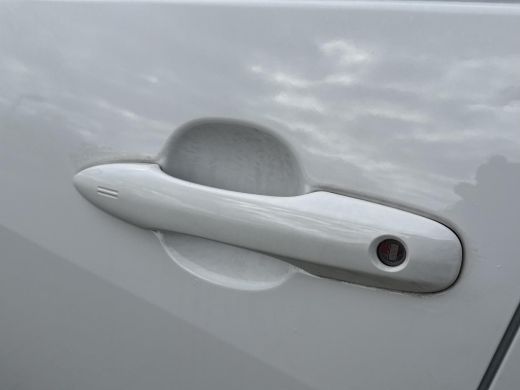 Toyota Yaris 1.5 Hybrid GR Sport **STOELVERWARMING/DODEHOEK DETECTIE/ KEYLESS/ 36 MAANDEN GARANTIE** ActivLease financial lease