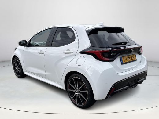 Toyota Yaris 1.5 Hybrid GR Sport **STOELVERWARMING/DODEHOEK DETECTIE/ KEYLESS/ 36 MAANDEN GARANTIE** ActivLease financial lease