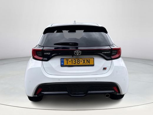 Toyota Yaris 1.5 Hybrid GR Sport **STOELVERWARMING/DODEHOEK DETECTIE/ KEYLESS/ 36 MAANDEN GARANTIE** ActivLease financial lease